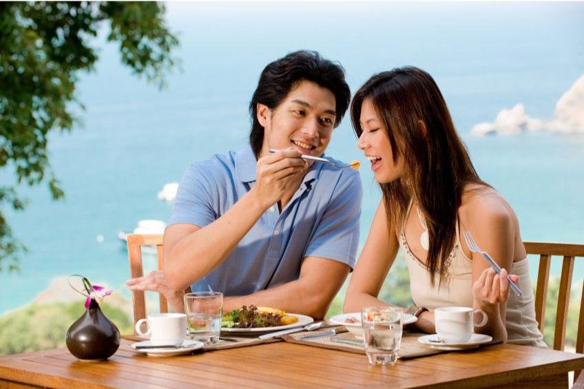 老公挣钱养家，老婆自挣自花，正常吗