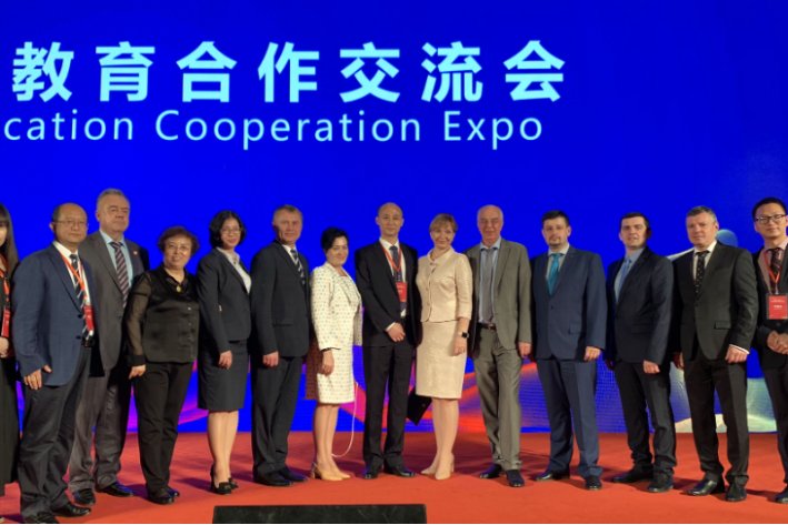 陆河外国语学校学费