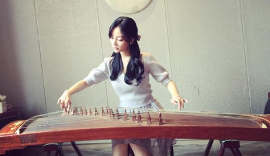 李小璐事件发酵，妈妈张伟欣受“牵连”，过往情史都被扒出来了吗？