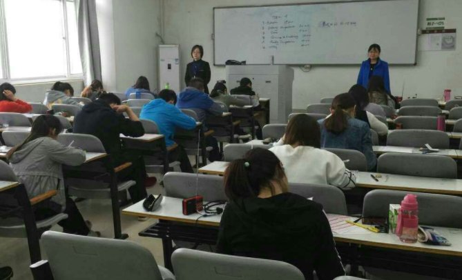 2018年英语专四考试时间大概是什么时候呢？