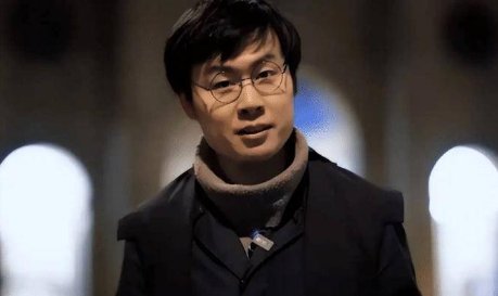 潘周聃回应出场被模仿走红，当时他的表情为何如此僵硬？