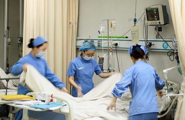 吃了冰箱里的剩菜，男子拉了几天肚子后身亡，剩饭剩菜到底能不能吃