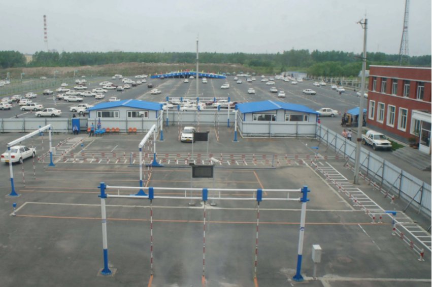 华晨驾校报名电话