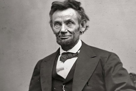 林肯的主要资料。50字左右。急。