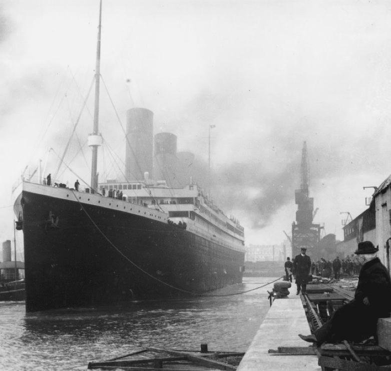 泰坦尼克号号称“永不沉没”为啥第一次航行就没了？