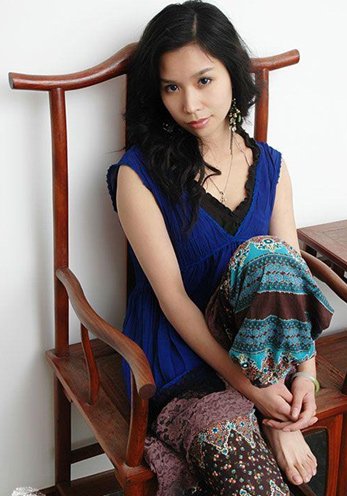 二月丫头的简介