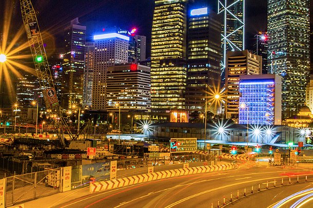 纷嚣的拼音和意思