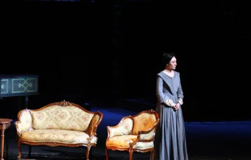 《我的前半生》扮演唐晶的演员叫什么？