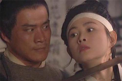 武松杀嫂的怪异行为，扯开潘金莲胸脯衣服，这是为何？