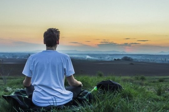 女朋友背叛了我我该怎么做？该怎么放下？