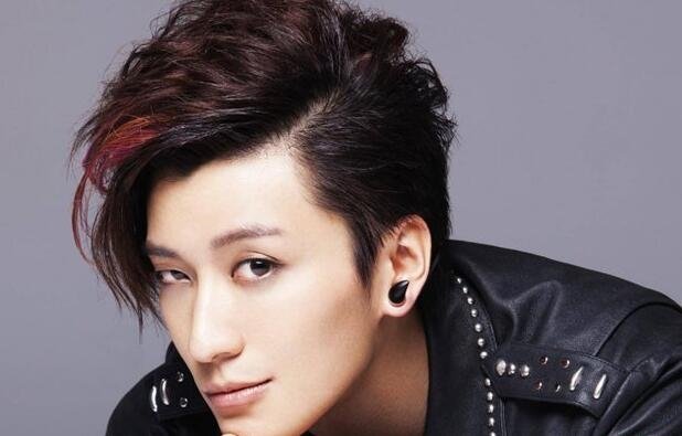 乔任梁什么原因怎么走的乔任梁遗照没有胳膊真相