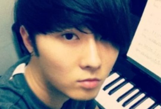 歌词忍住眼泪不掉我会站在故事到老歌名