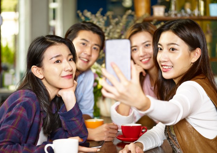 安徽一男子怀疑妻子对自己不忠，藏在床下7小时，此事件结局如何？