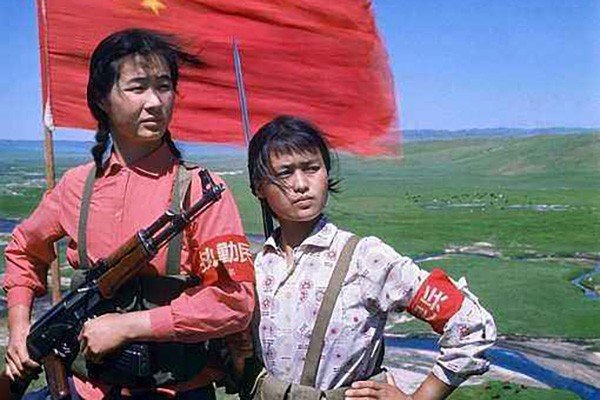 中华儿女多奇志不爱红装爱武装是什么意思啊？