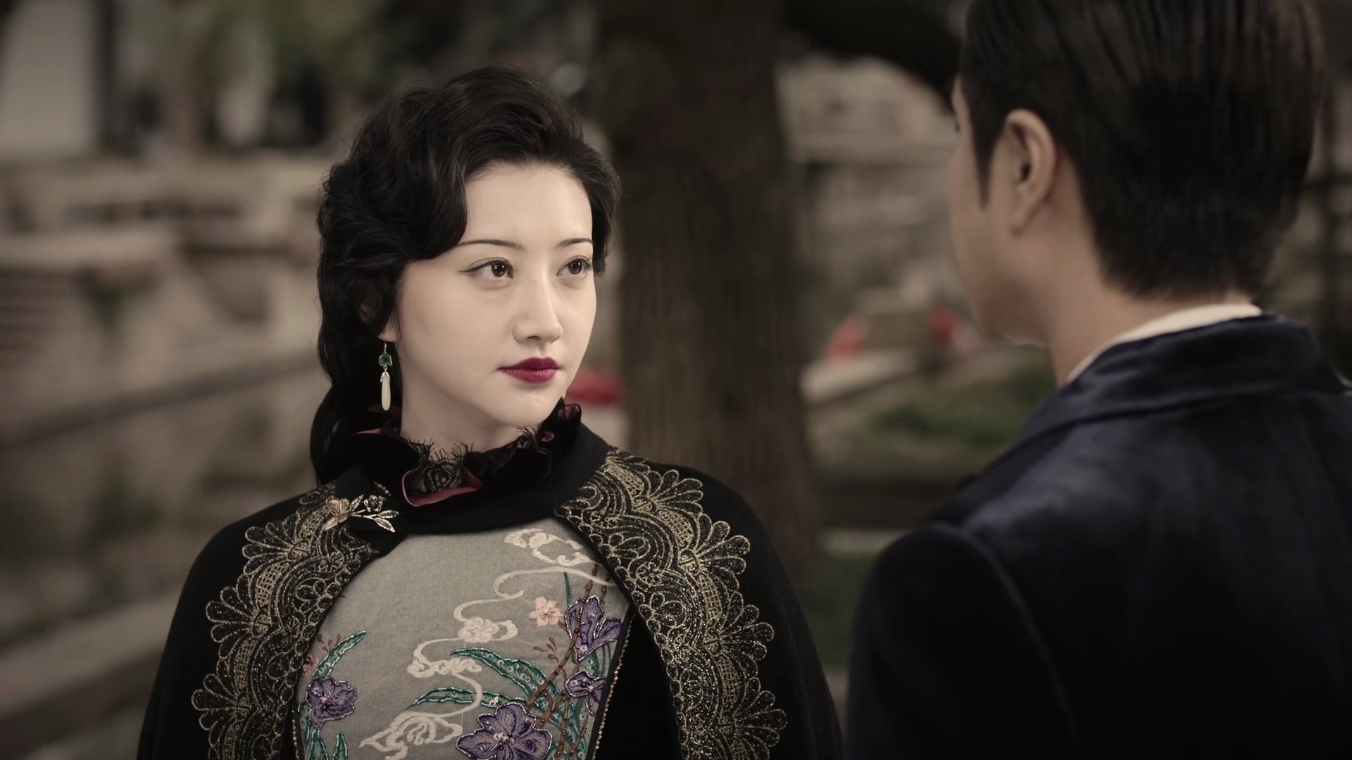 司藤:为什么白英复活后可以随意附体人类?