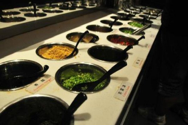 海底捞预计去年净利润降九成，为什么大家都不喜欢吃海底捞了？