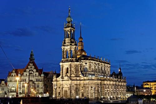 能把周围的物质完全泯灭，纳粹钟真的这么厉害吗？