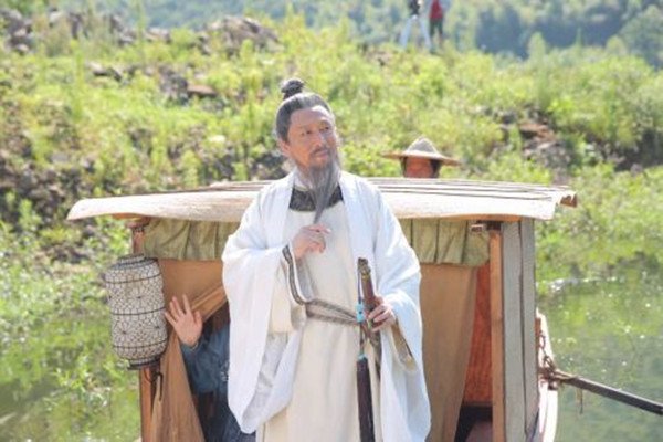 诗词的发展历程是什么？为何能成为中华民族的瑰宝？