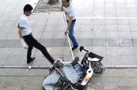 山东一男子持刀伤人店主见义勇为，现场究竟发生了什么？