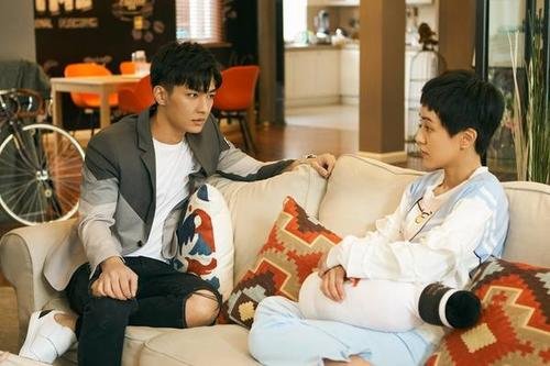 炎亚纶离开华研的真正原因是什么？