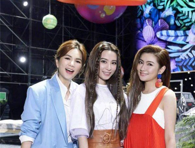 跪求SHE所有专辑的列表！！！！