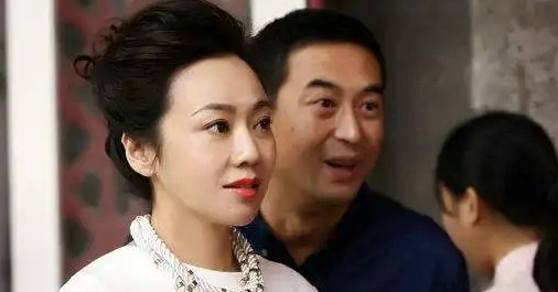 《一仆二主》48集大结局是什么？