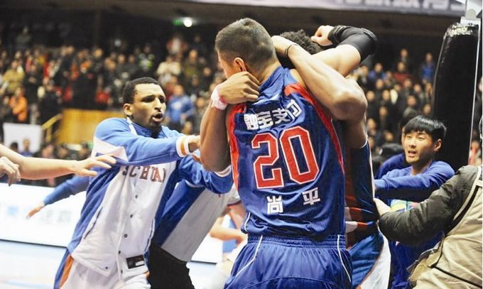 李根停赛罚10万,CBA还有哪些大额罚单？