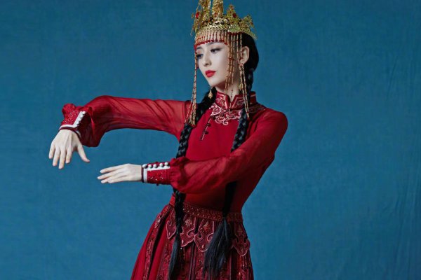 家庭背景惊人又有才华的陈思诚，为何曾被佟丽娅父亲嫌弃是无能之人?