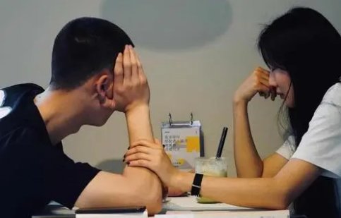 大学生自制恋爱综艺引争议，“分手”成为看点？