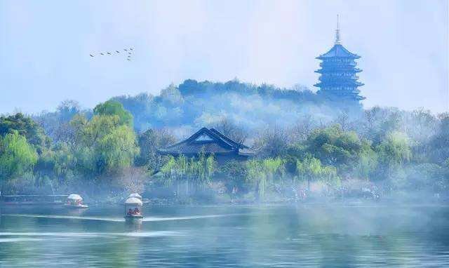 山外青山楼外楼的下一句是什么?