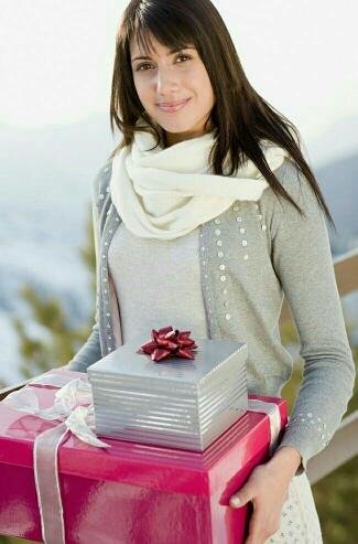 去朋友家里玩，要不要买礼物？