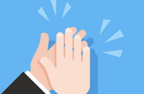 掌声是钥匙,打开勇气的大门。 掌声是春雨,滋润我们的心田。 掌声是阳光,（）。 掌声是（）,（）。