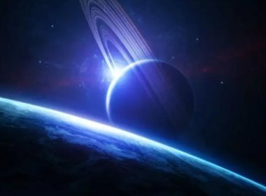 王亚平在太空拧湿毛巾居然会获得一副水膜手套，毛巾中的水为何会一反常态？