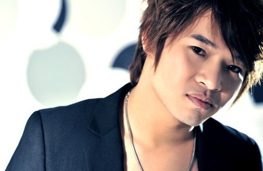 歌词：请不要说爱上我是一个错 哪怕注定没有结果 出自哪首歌啊