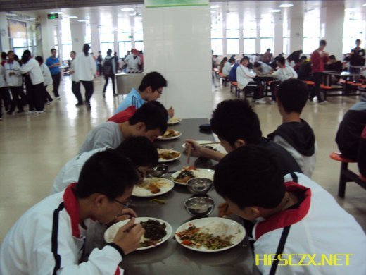 高中生餐厅的介绍