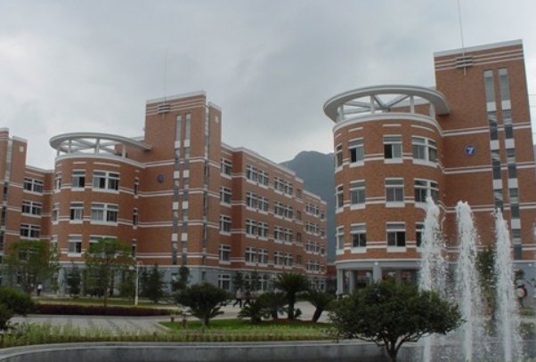 临海市回浦中学以多少的比分