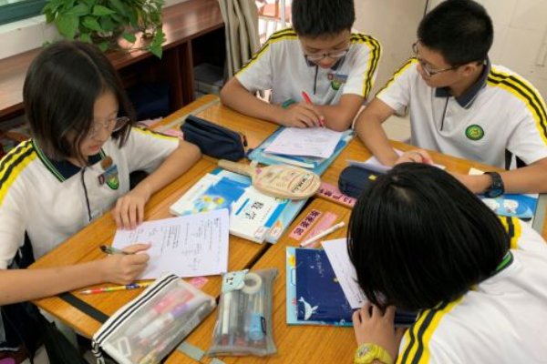 翻山越岭近义词成语大全 四字