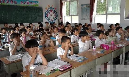 老师发现6年级孩子看言情成风气!这是否正常?