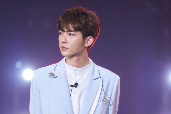 曾经属于飞轮海人气成员的炎亚纶,单飞后为何热度不如从前?