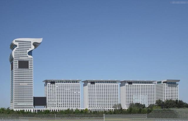 国内的哪些建筑称得上十大最丑陋建筑，分别在什么地方？