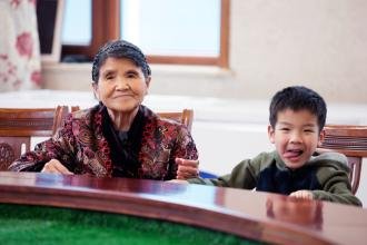 《婆婆和妈妈2》黄圣依杨子家族为奶奶换头像，你期待黄圣依和杨子这对吗？