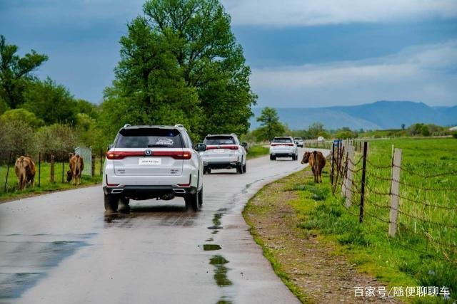 汽车，踩刹车，可以一下子，踩到底吗？