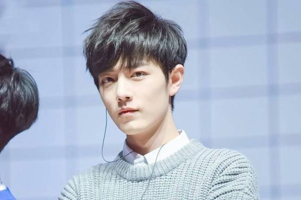 肖战没有退出X玖少年团，却被其他成员屏蔽，他的叹息表现出什么？