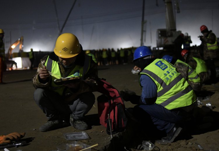 中国国家政权的阶级基础是()。