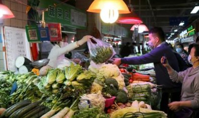 据韩媒报道，当地大葱鸡蛋价格暴涨，疫情不是得以控制了吗，为何还涨？