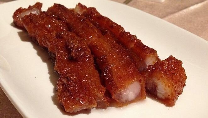 俄罗斯小伙爱中国美食卖鱼香肉丝，你认为中国美食有什么好吃到不行的菜？