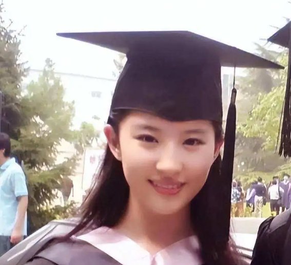 刘亦菲被质疑学历和年龄造假，此事件后续会如何发展？