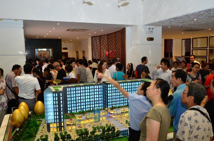 杭州6名女子花200万元买合院引热议,这种行为存在哪些安全隐患?