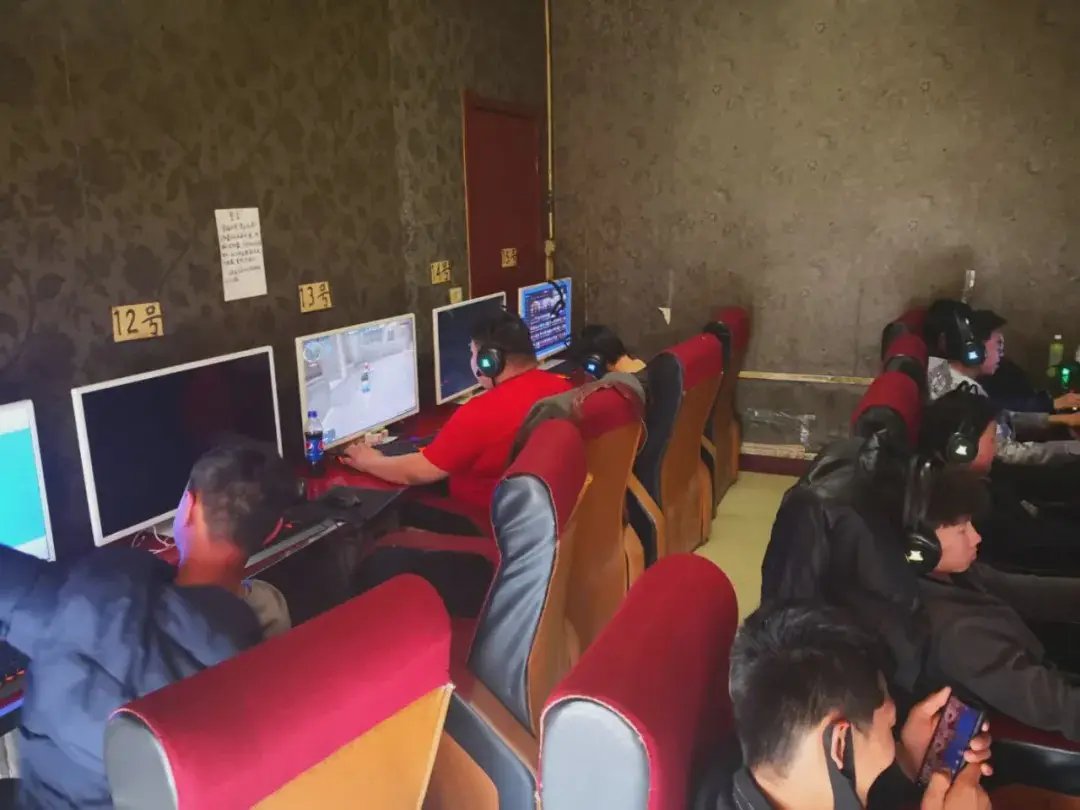 广州疫情备受关注，32人在网吧滞留9天，他们的食物是否有保障？