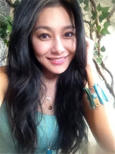 王思佳礼服滑落走光事件 有照片还有视频